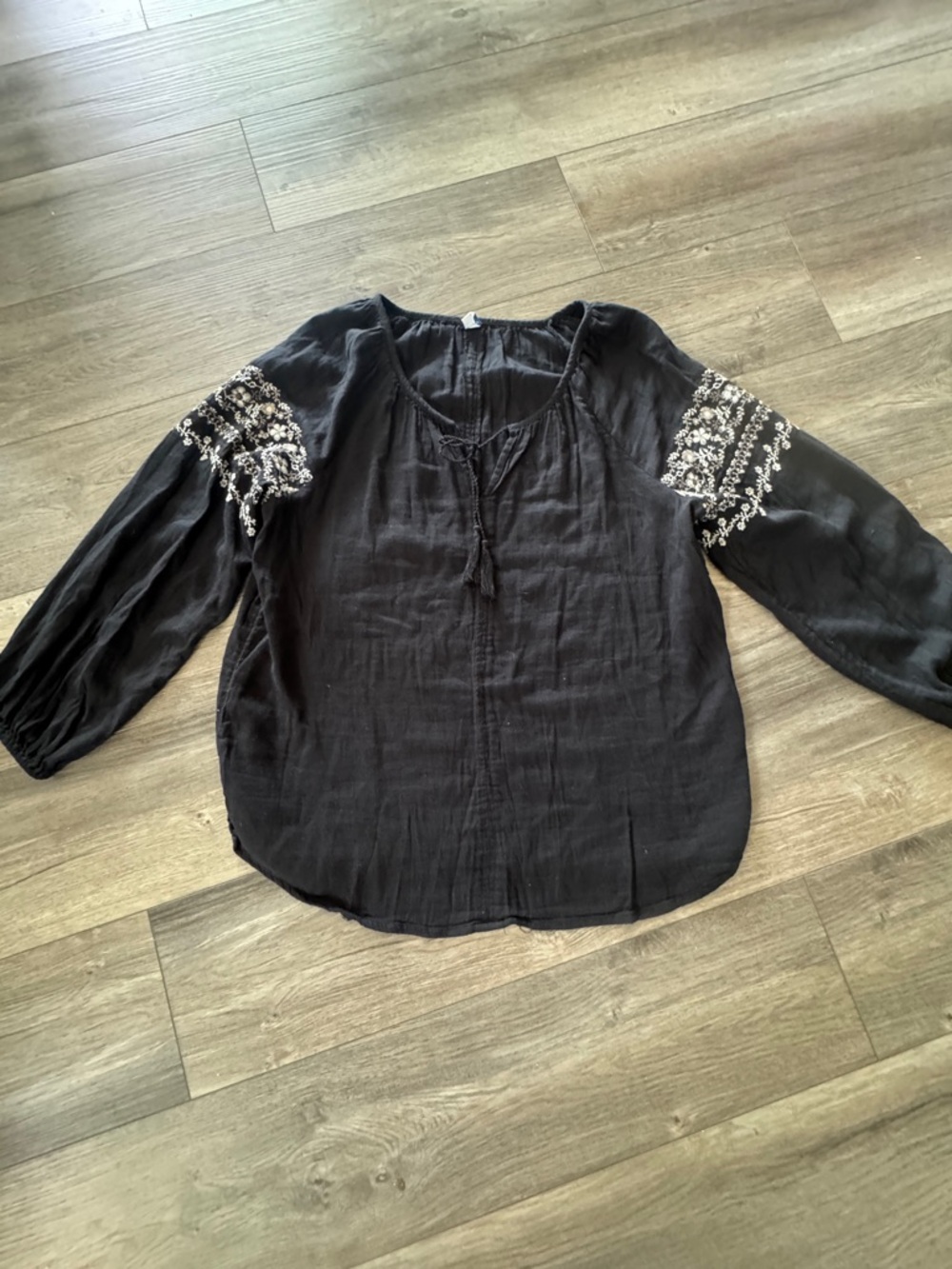 Old Navy Black Embroidered Boho Peasant Blouse Tassel Tie Large - Picture 7 of 11